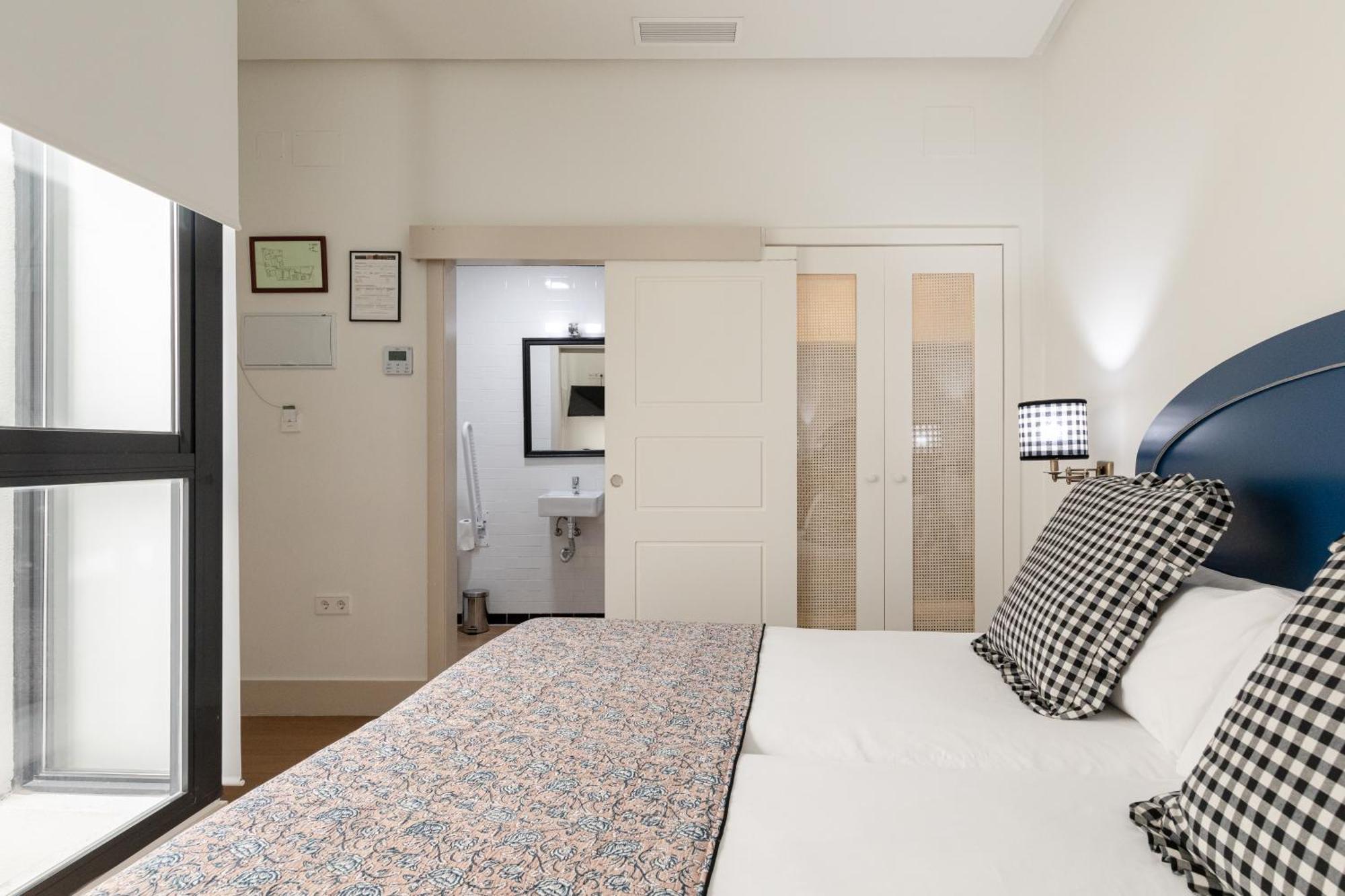 Nuea Cicerone Hotel Sevilla Bagian luar foto