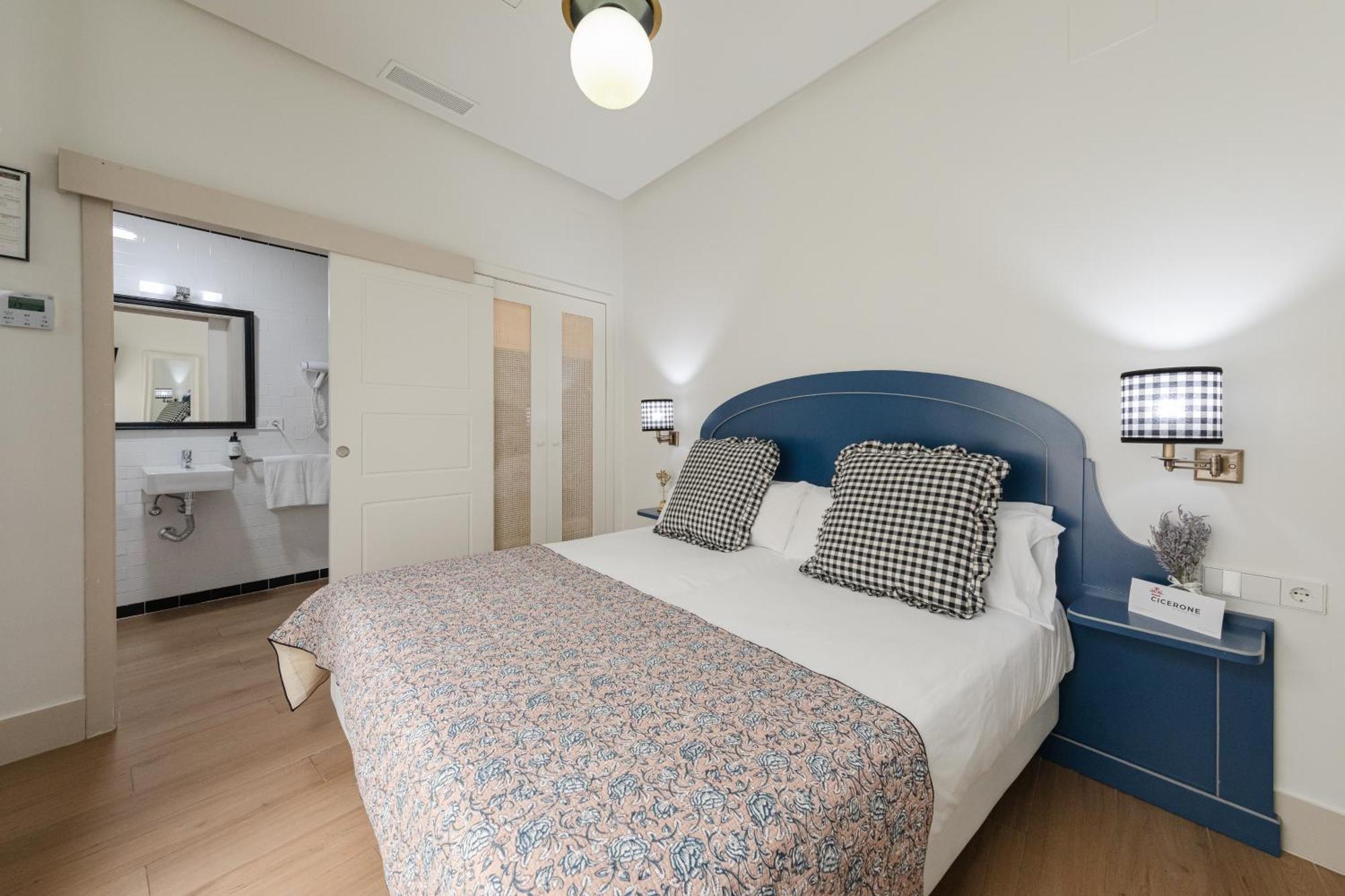 Nuea Cicerone Hotel Sevilla Bagian luar foto