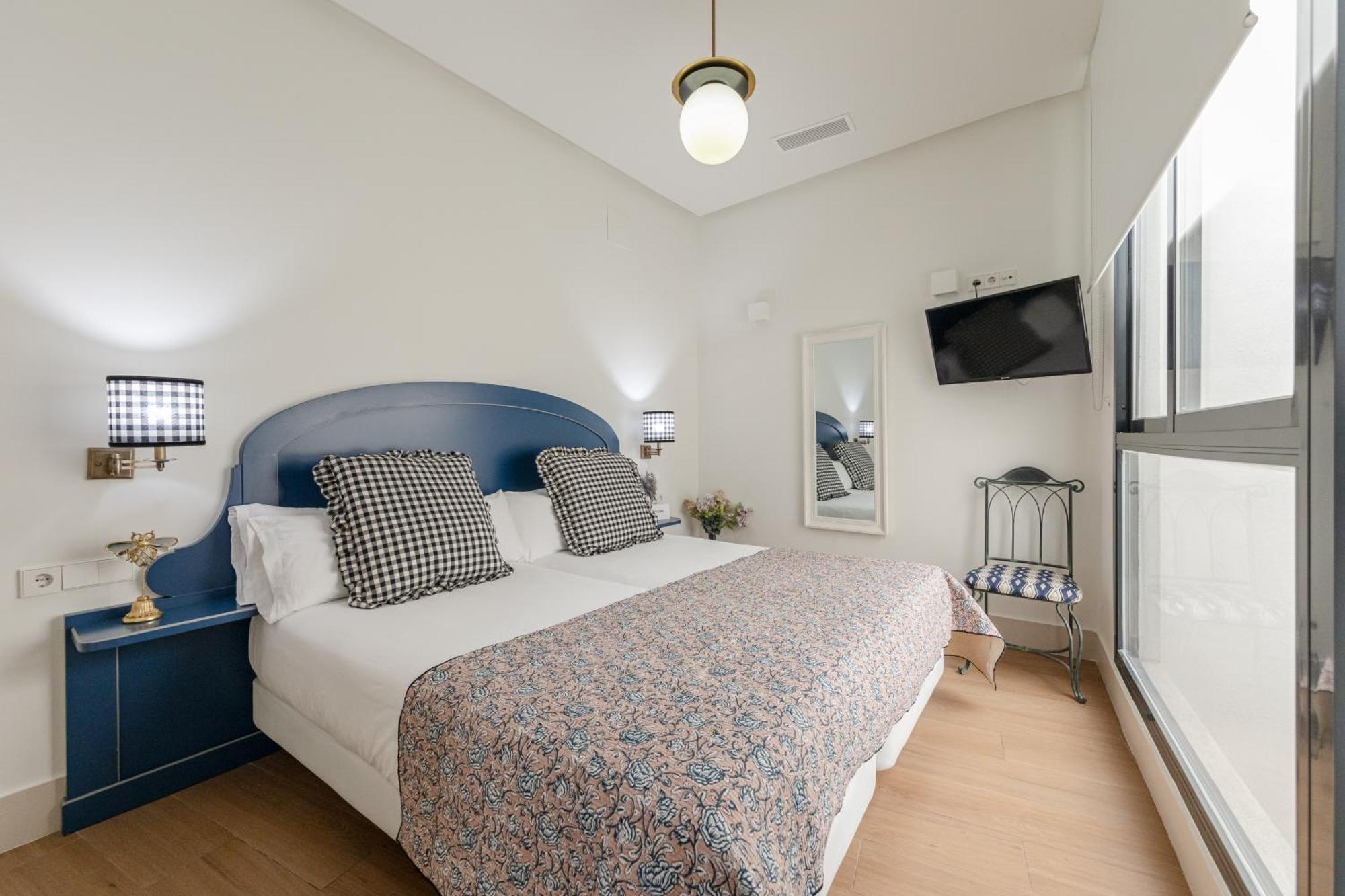 Nuea Cicerone Hotel Sevilla Bagian luar foto