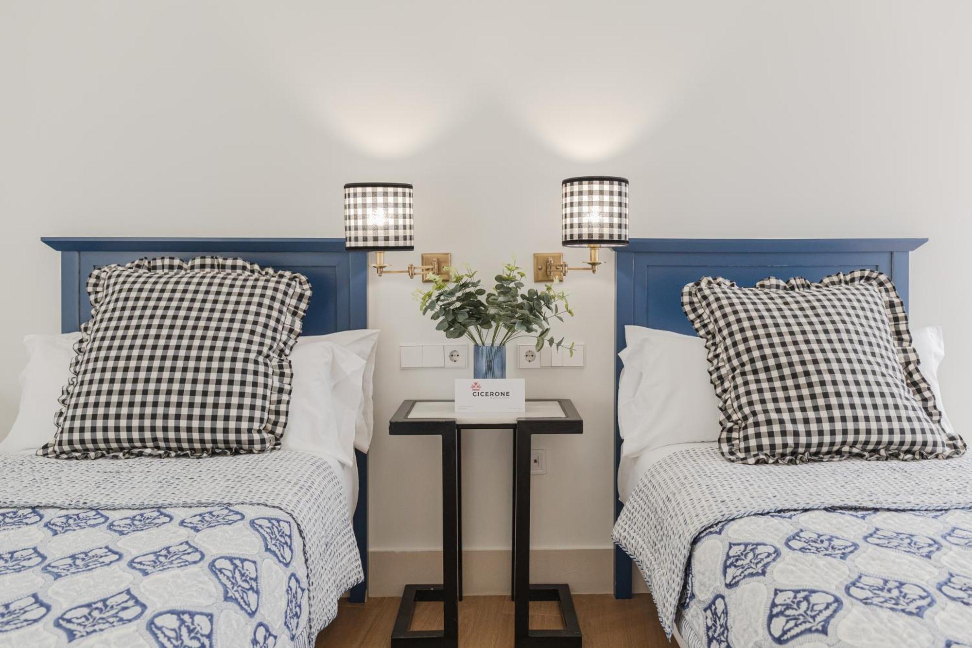 Nuea Cicerone Hotel Sevilla Bagian luar foto