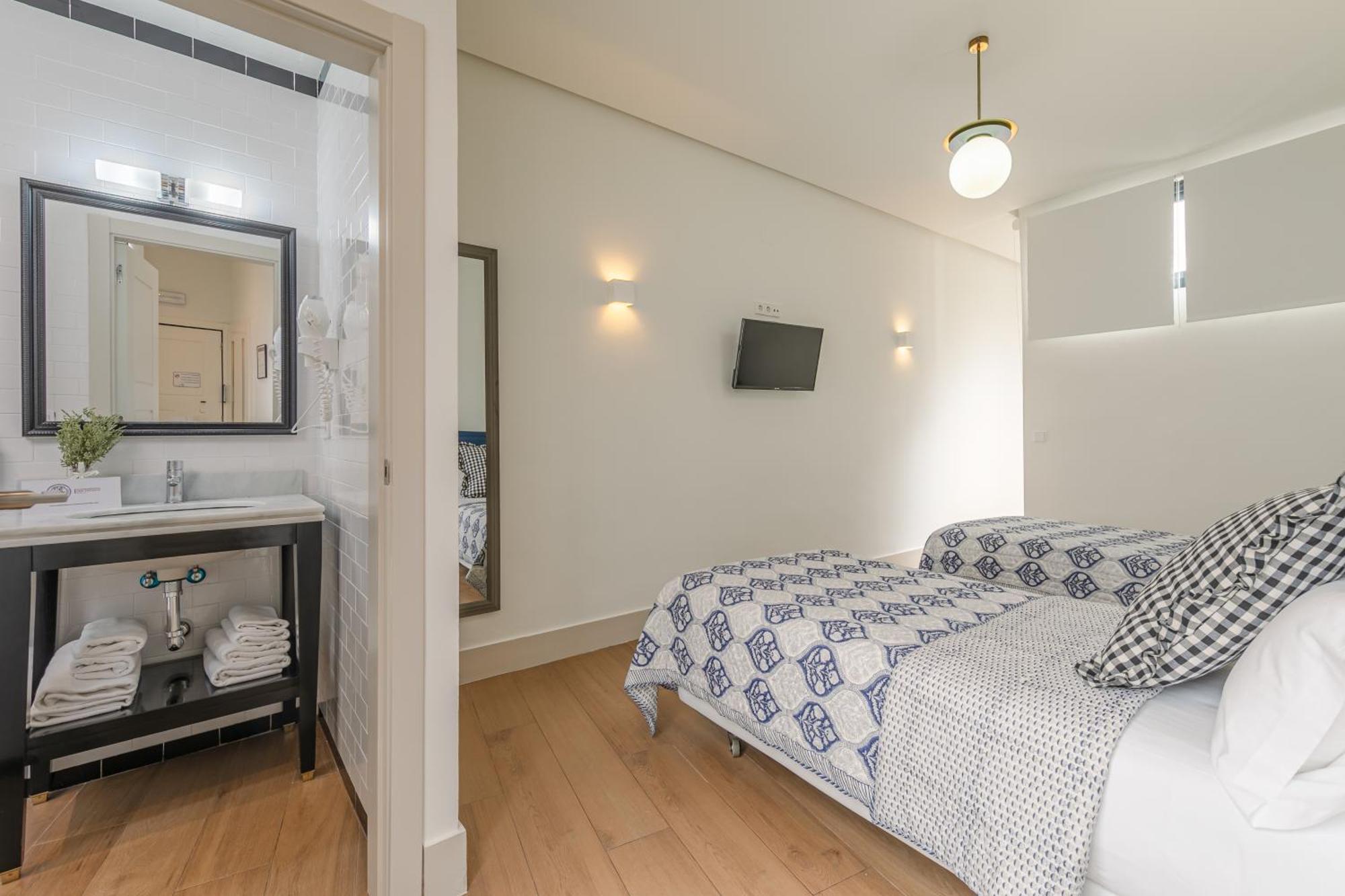 Nuea Cicerone Hotel Sevilla Bagian luar foto