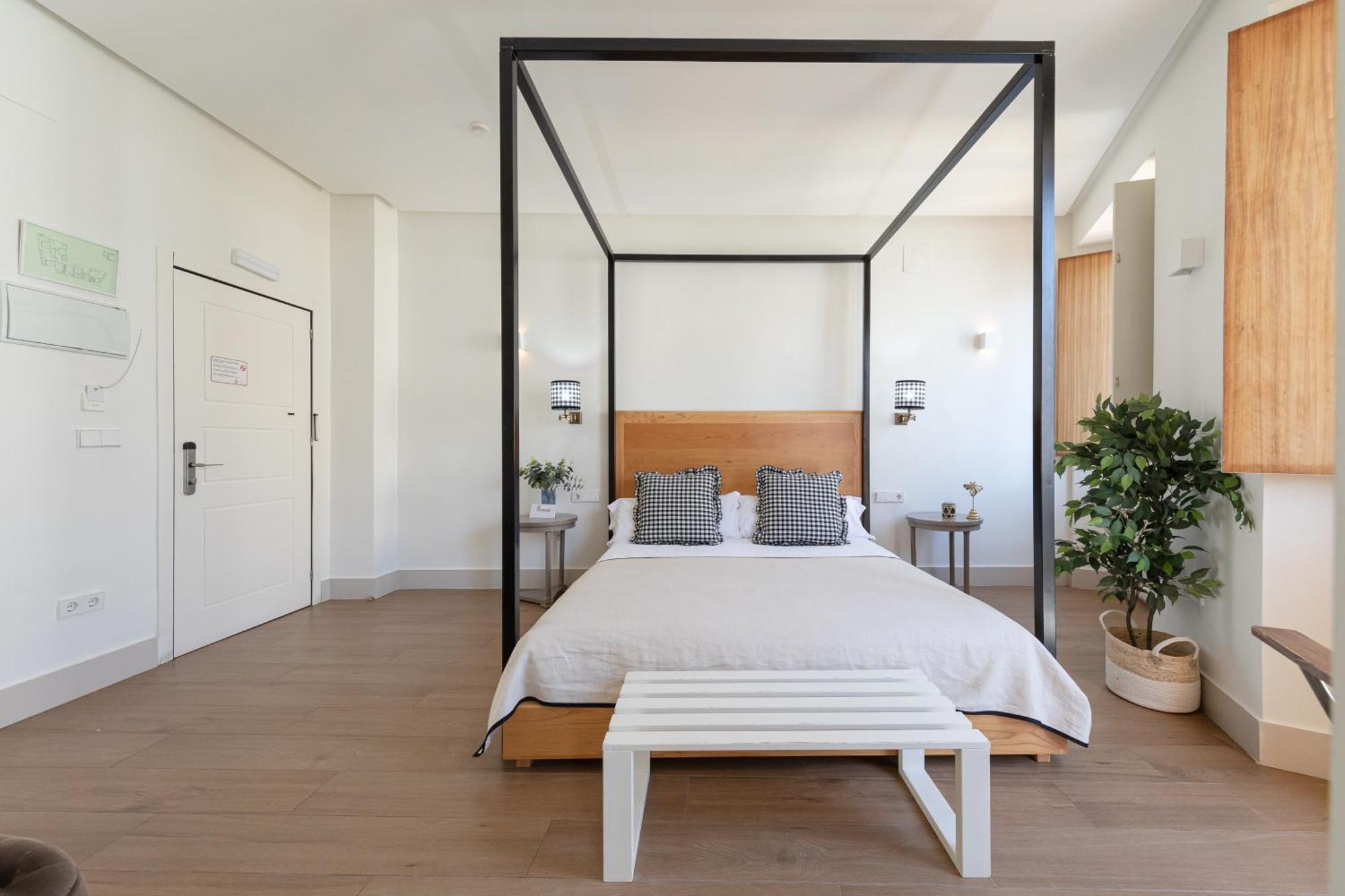 Nuea Cicerone Hotel Sevilla Bagian luar foto