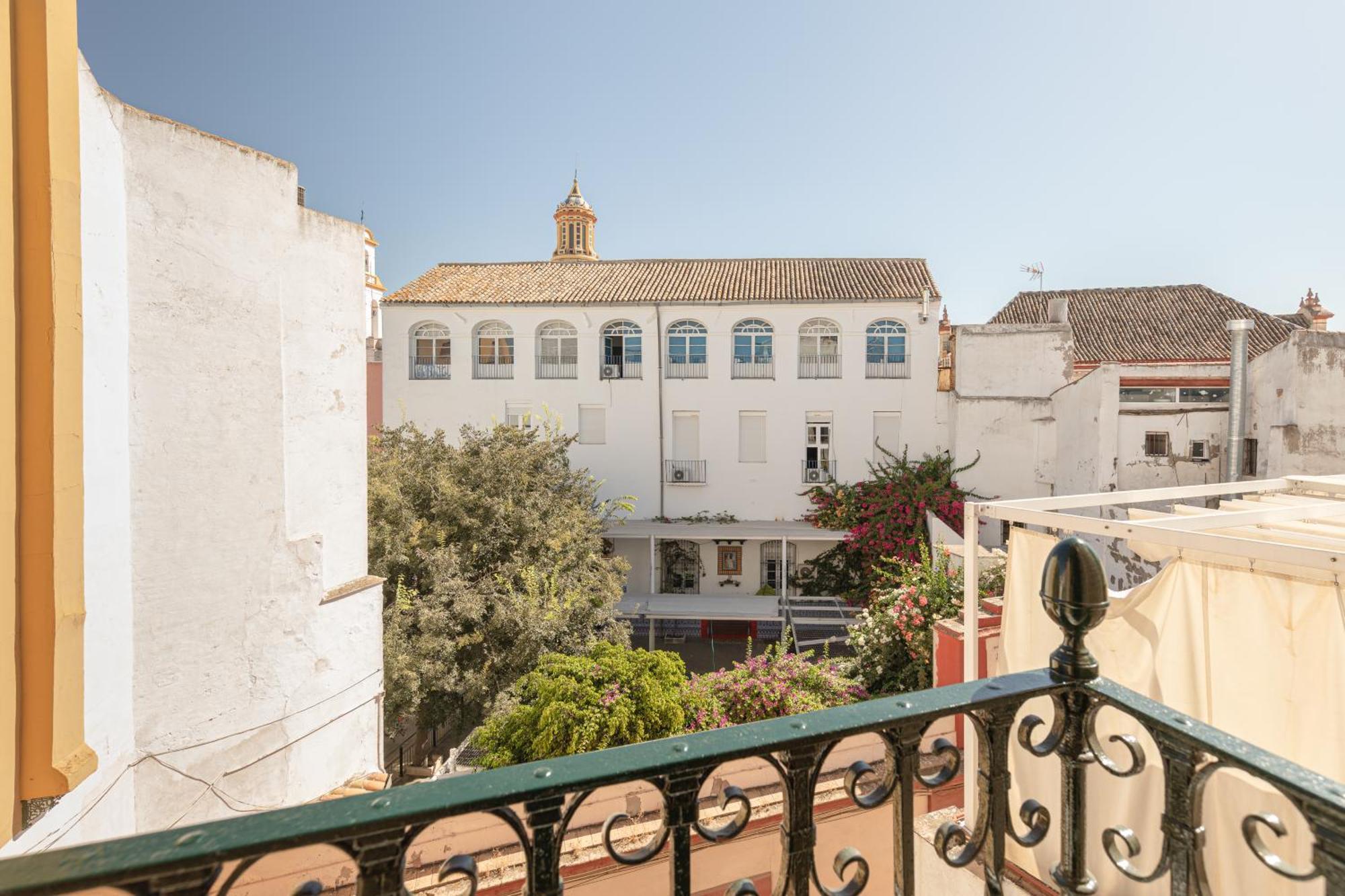 Nuea Cicerone Hotel Sevilla Bagian luar foto
