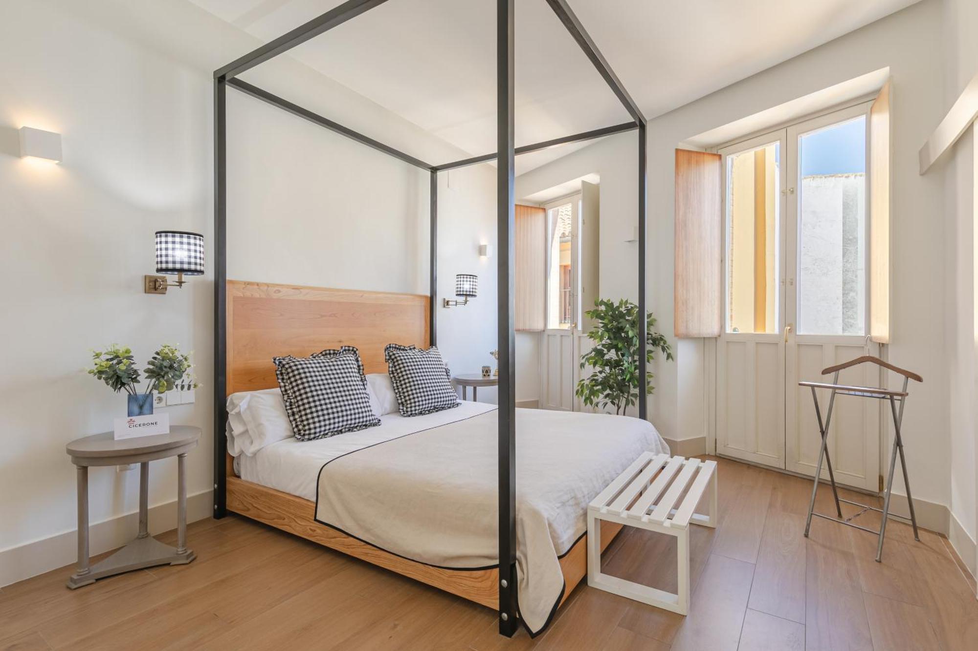 Nuea Cicerone Hotel Sevilla Bagian luar foto