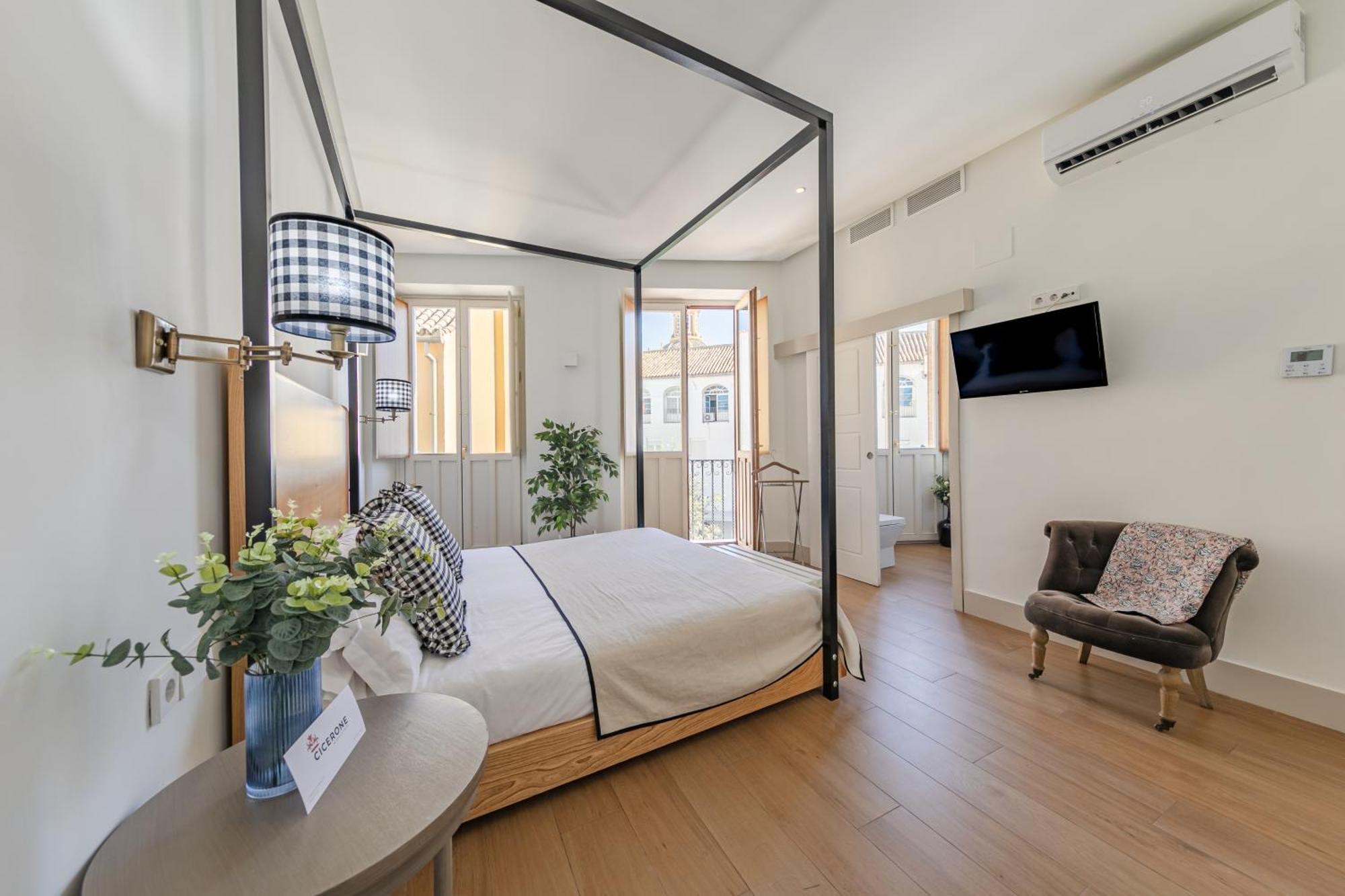 Nuea Cicerone Hotel Sevilla Bagian luar foto