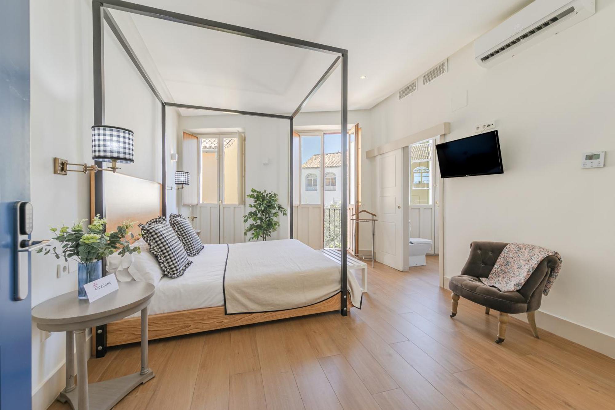 Nuea Cicerone Hotel Sevilla Bagian luar foto