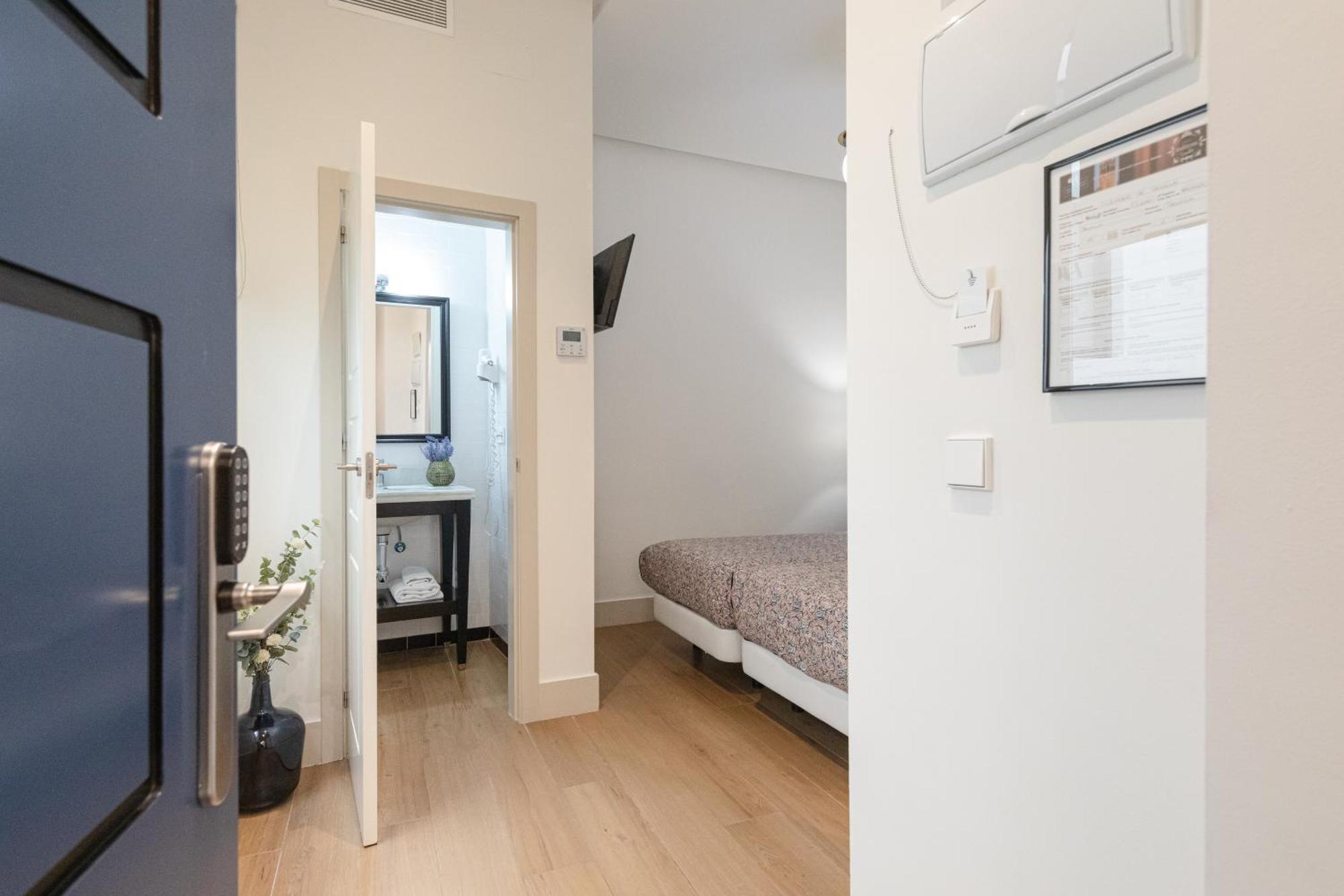 Nuea Cicerone Hotel Sevilla Bagian luar foto