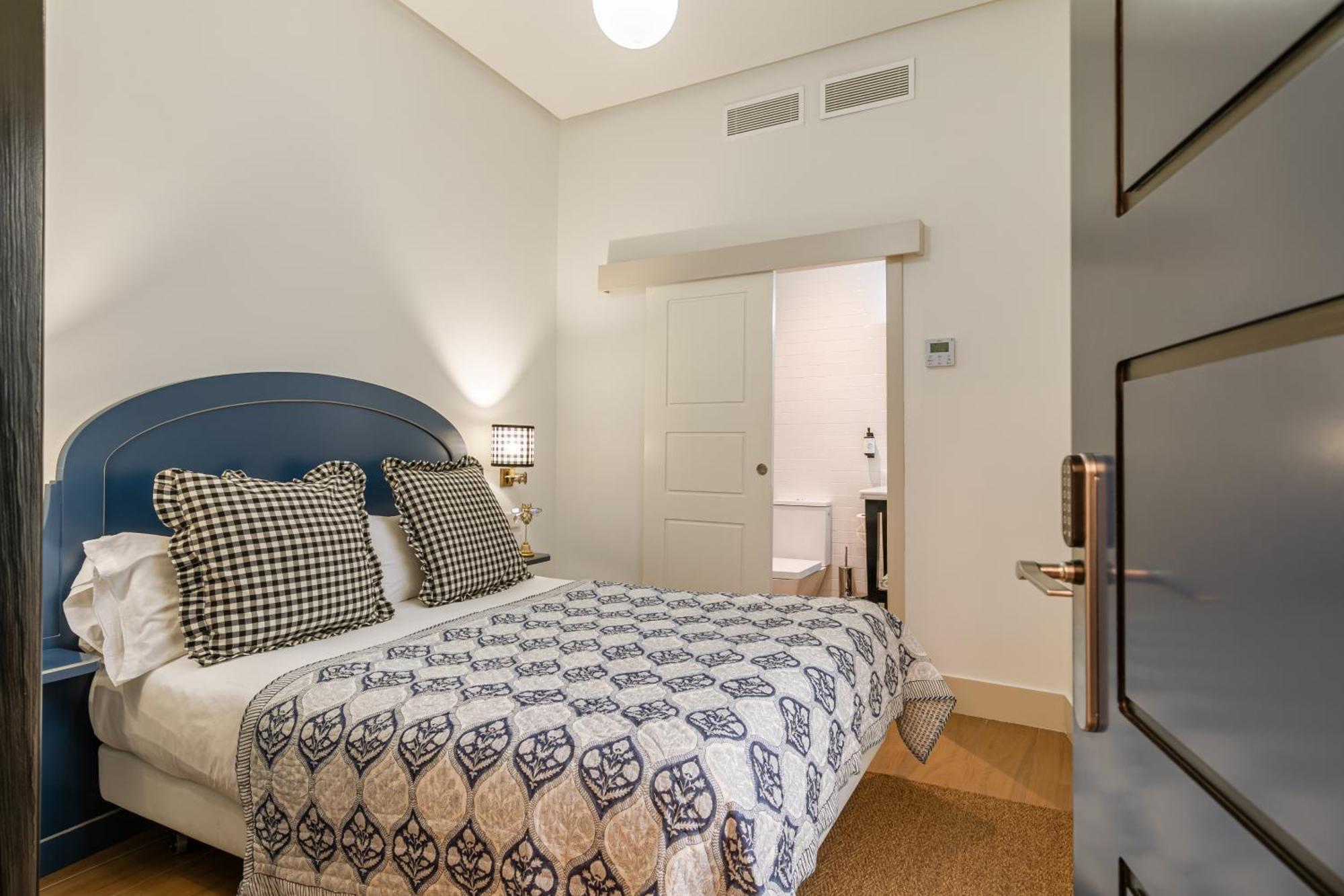 Nuea Cicerone Hotel Sevilla Bagian luar foto