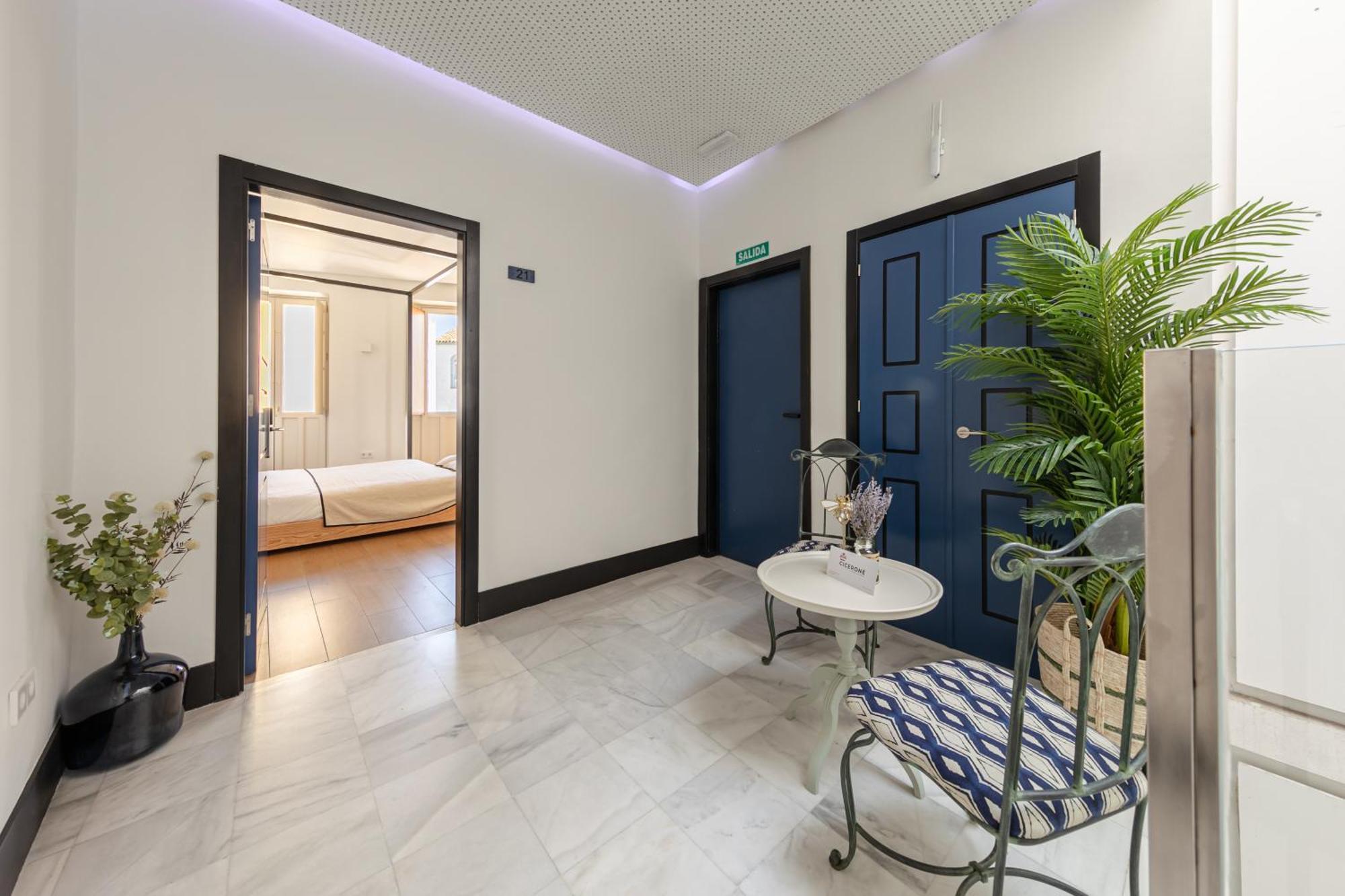 Nuea Cicerone Hotel Sevilla Bagian luar foto