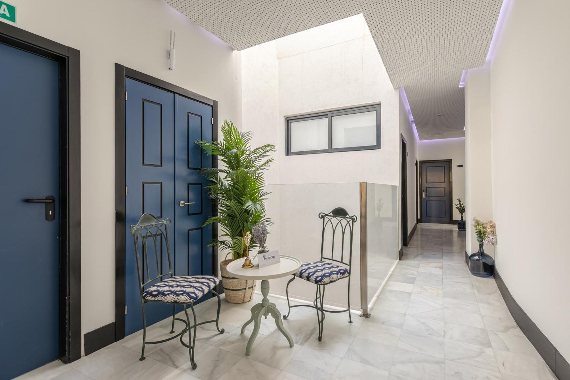 Nuea Cicerone Hotel Sevilla Bagian luar foto