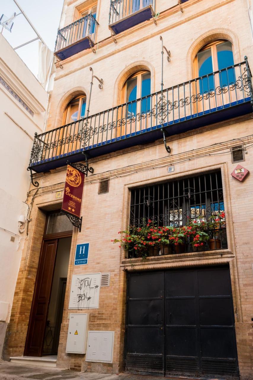 Nuea Cicerone Hotel Sevilla Bagian luar foto